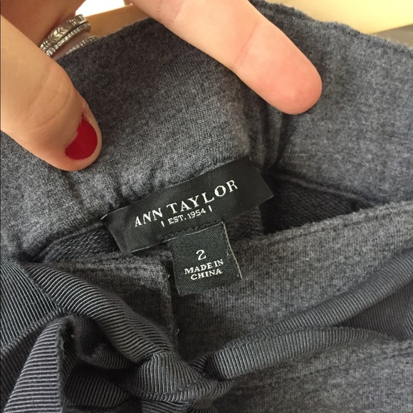 Ann Taylor gray casual comfy skirt tie front - Picture 3 of 4